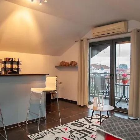 Modern Apartment Close To Milos Ton Xotikon Tríkala Dış mekan fotoğraf