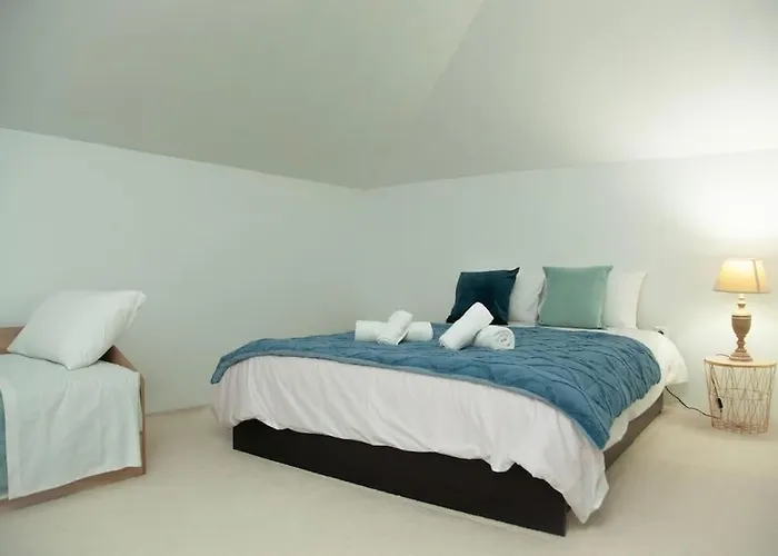 Modern Apartment Close To Milos Ton Xotikon
